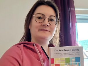 Read more about the article Buchempfehlung: Das Zettelkasten-Prinzip von Sönke Ahrens